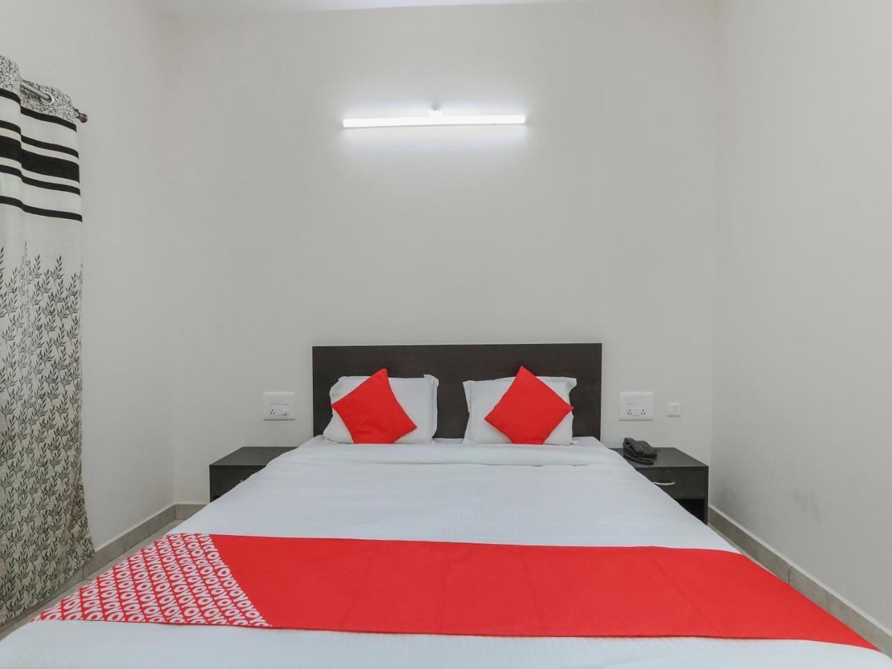 Hotel Oyo 22211 Shree Ankanatheshwara Residency Nanjangud Exterior foto