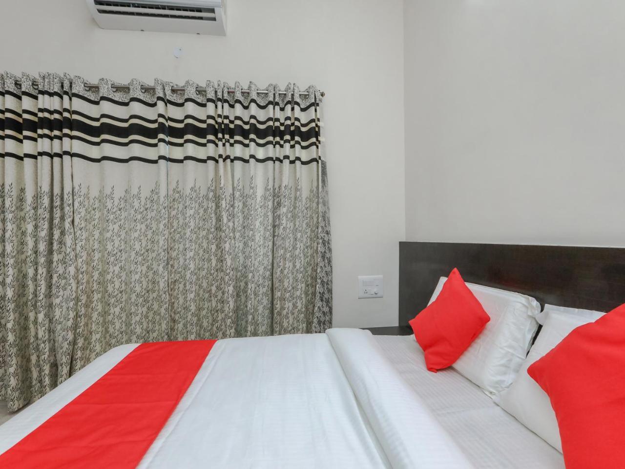Hotel Oyo 22211 Shree Ankanatheshwara Residency Nanjangud Exterior foto