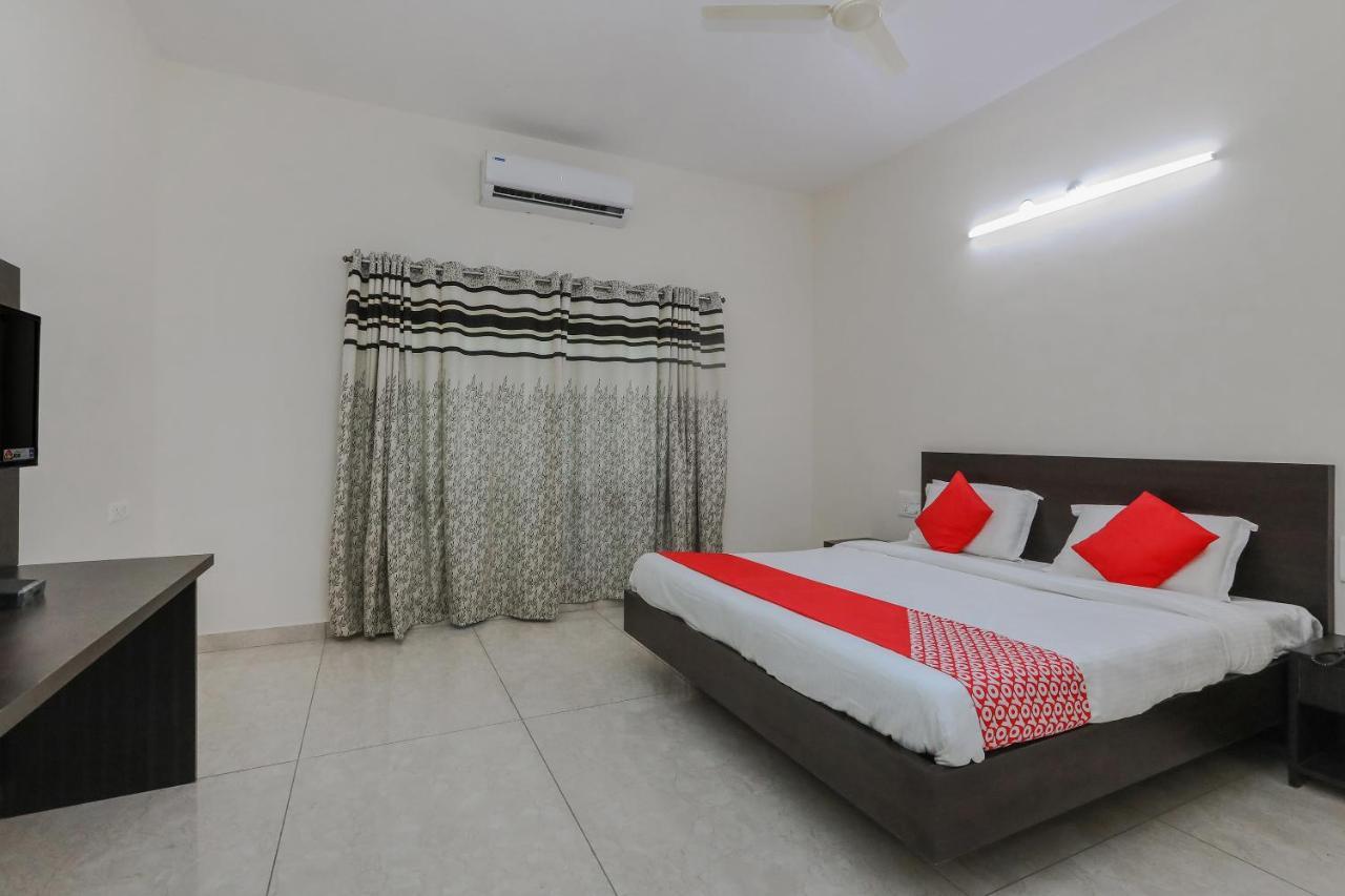 Hotel Oyo 22211 Shree Ankanatheshwara Residency Nanjangud Exterior foto